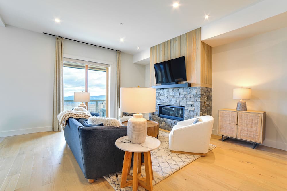 Ski-in/out Townhome w/ Views at Okemo Resort! - Lake Rescue, VT