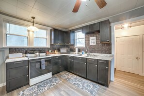 House (2 Bedrooms) | Interior