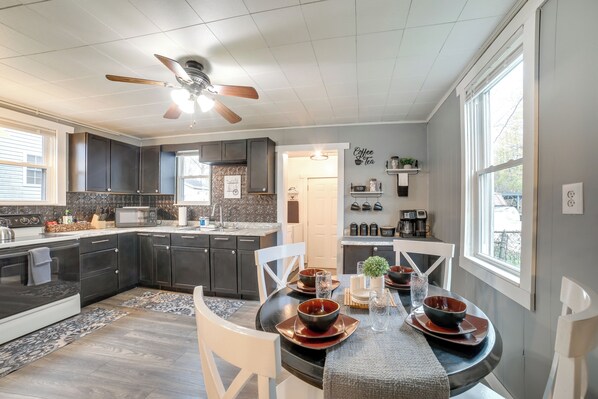 House (2 Bedrooms) | Interior