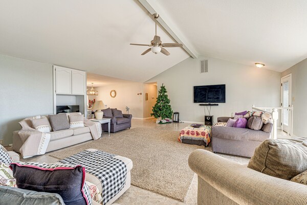 Water Views & Decks: Spacious La Grange Retreat - Kalifornien