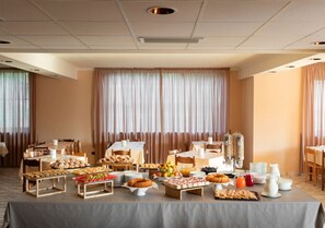 Gratis kontinental frukost varje dag