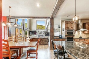 تناول الطعام