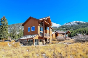 Exterior - Secluded Escape for 10, Hot Tub, Game Room & More! (Breckenridge)