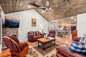 Smart-tv en een open haard