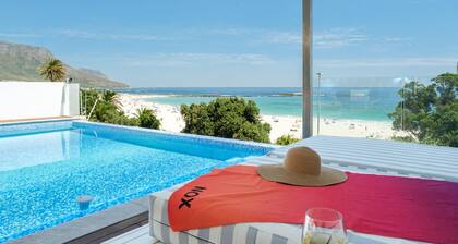Villa Bleu Blanc in Camps Bay With Pool and Views