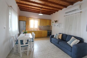 Villa | 2 Schlafzimmer, Schreibtisch