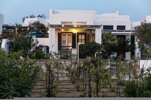 2 bedrooms, desk - Sunset Beach House With two Bedrooms (Naxos)