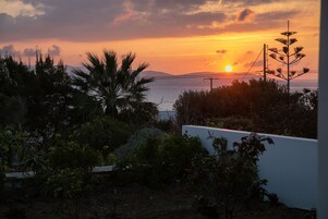 Casa | 2 quartos, escrivaninha