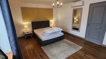 4 dormitoris, planxa i posts de planxar i wifi