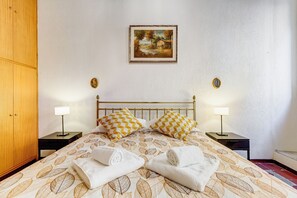 Apartment, 2 Bedrooms, Non Smoking | 2 bedrooms, iron/ironing board, free WiFi, bed sheets