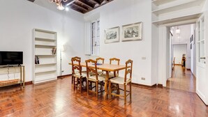 Unclassified image, 3 of 51, button - Spanish Steps Spacious Apartment (Rome)