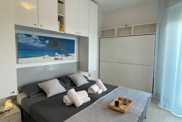 1 chambre, fer et planche à repasser, literie fournie