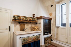 Shower, hair dryer, bidet, towels - Dimora Signorile by Wonderful Italy (Polignano a Mare)