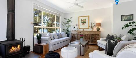 TV connectée, cheminée