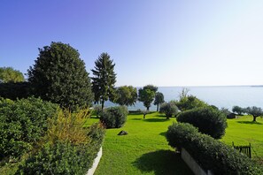 Property grounds - Il Melagrano A12 by Wonderful Italy (Padenghe sul Garda)