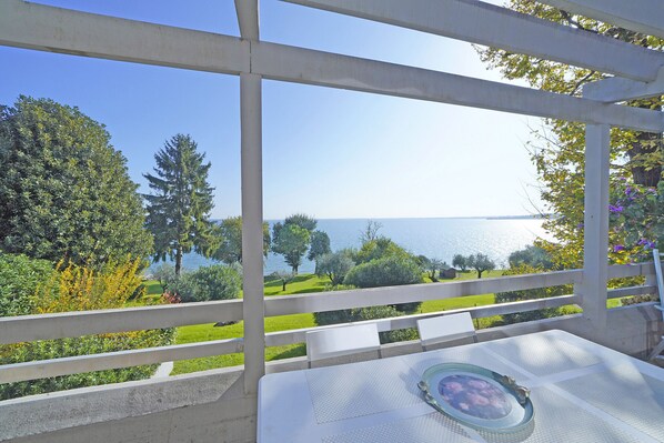 Property grounds - Il Melagrano A12 by Wonderful Italy (Padenghe sul Garda)