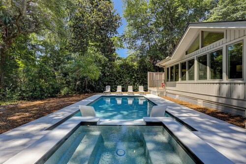 UPDATED Stunning Five Bedroom Sea Pines Home w/ a NEW POOL & SPA!