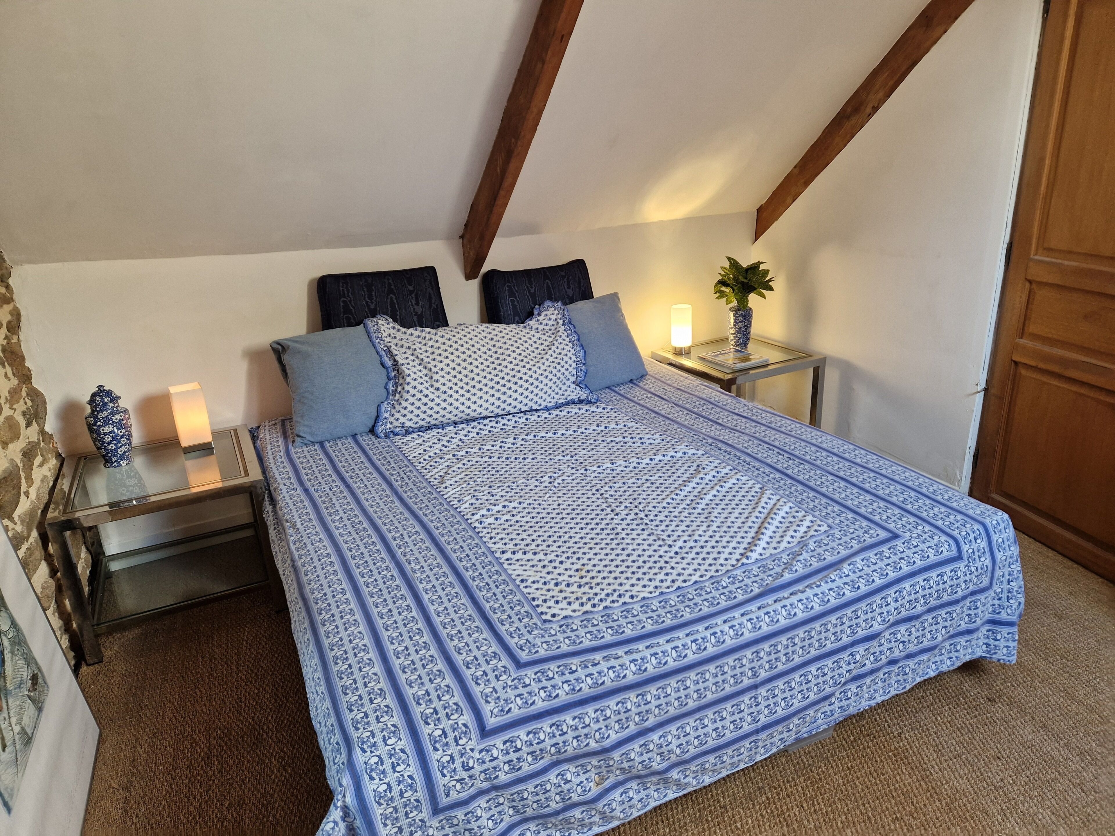 2 slaapkamers, een strijkplank/strijkijzer, wifi, beddengoed
