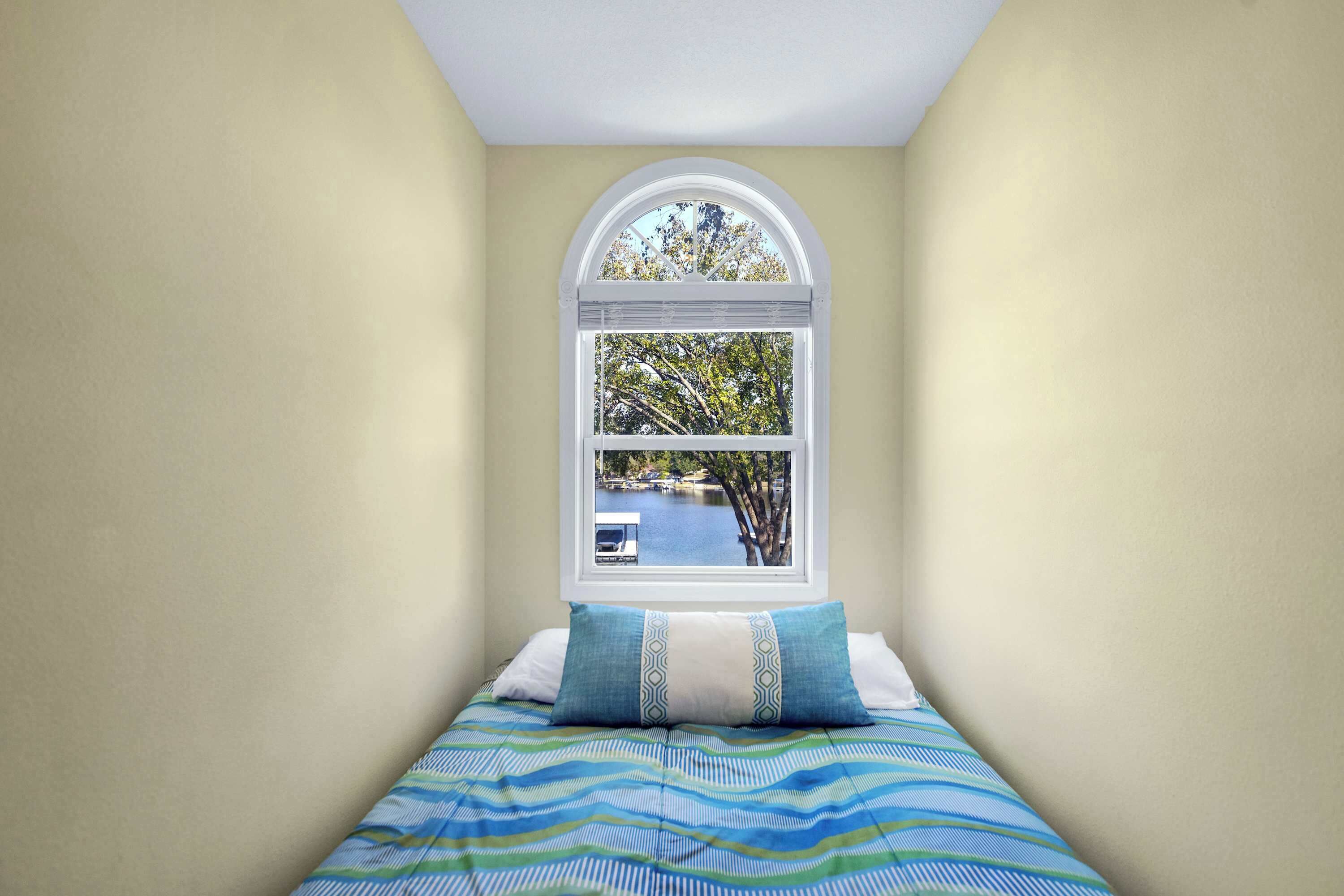 4 bedrooms, WiFi, bed sheets