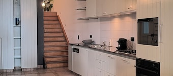 Stunning Riverview apartment