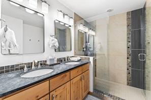 Hair dryer, towels, soap, toilet paper - Ideally Located Condo Near River Run Village w/ Spacious Balcony & Fireplace! (Keystone)