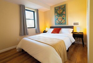 5 bedrooms, iron/ironing board, WiFi, bed sheets