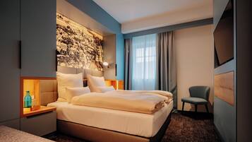 经典双人房, 城市景观 | 客房内保险箱、笔记本电脑工作区、遮光窗帘、隔音