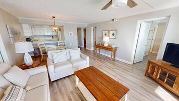 Condo, 2 Bedrooms | Living area