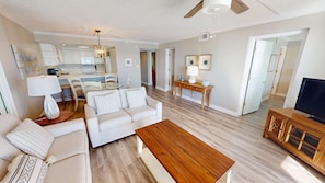Condo, 2 Bedrooms | Living area