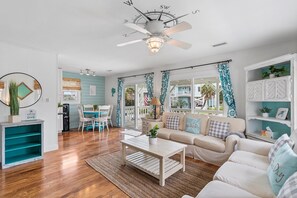 House, 3 Bedrooms | Living area | Smart TV