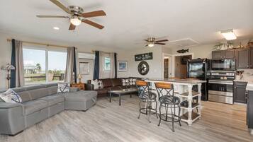 House, 1 Bedroom | Living area | Smart TV