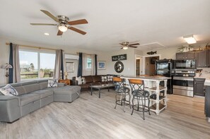 獨棟房屋, 1 間臥室 | 起居區 | 智慧型電視