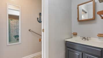 House, 1 Bedroom | Bathroom