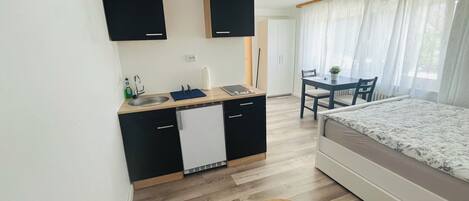 1 chambre, fer et planche à repasser, lit parapluie, Wi-Fi gratuit