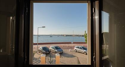 South Lisbon Guest Ap Bay Seixal