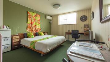 1 bedroom, iron/ironing board, travel cot, free WiFi