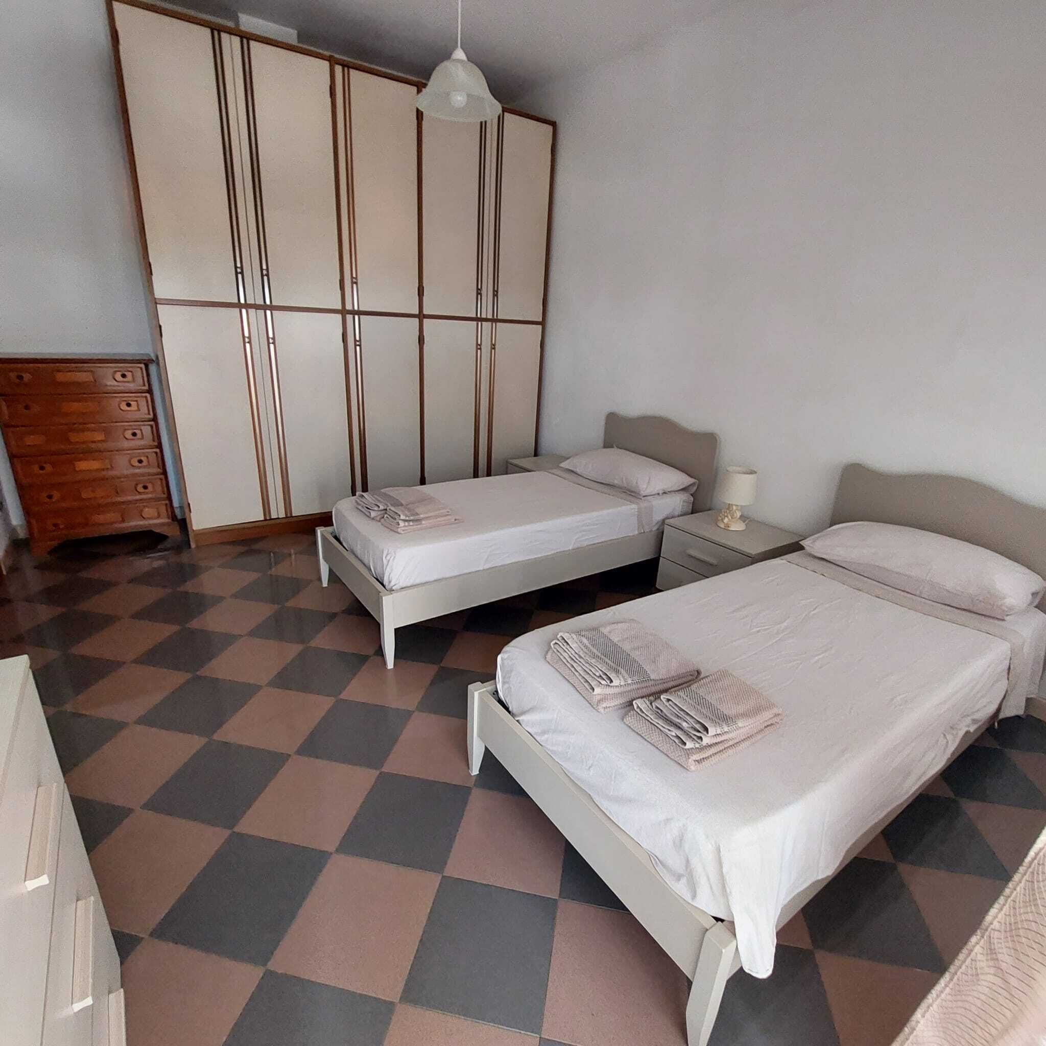 2 habitaciones, caja de seguridad en la habitación, escritorio y wifi 