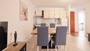 Comfort Apartment, 2 Bedrooms | Dapur peribadi