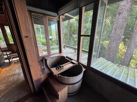 Deluxe Studio Suite, Mountain View | Bathroom | Separate tub and shower, hair dryer, bathrobes, slippers