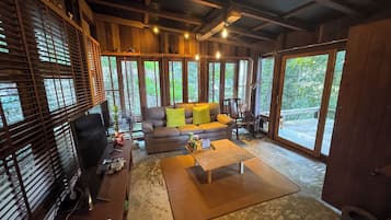 Deluxe Studio Suite, Mountain View | Hypo-allergenic bedding, Select Comfort beds, free minibar