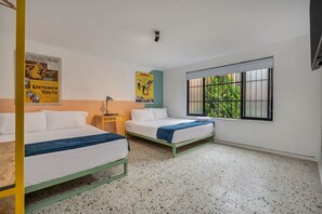 3 makuuhuonetta, työpöytä, silitysrauta/-lauta, ilmainen Wi-Fi