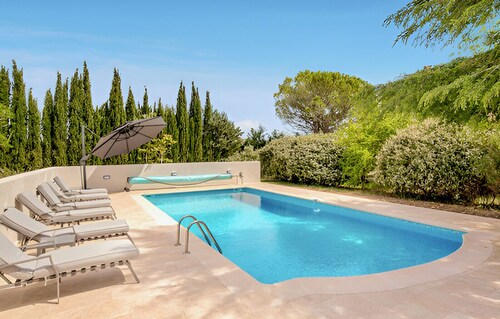 Provencal Villa with large heated pool and Outdoor Kitchen