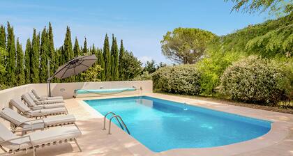 Provencal Villa with large heated pool and Outdoor Kitchen