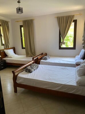 4 makuuhuonetta, silitysrauta/-lauta, Wi-Fi, vuodevaatteet