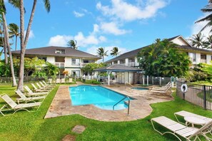 Pool - 2 Bedroom Condo in Poipu with Pool, Hot Tub, AC, Just steps to the Beach & Pools (Koloa)