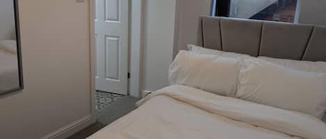 1 bedroom, individually decorated, free WiFi, bed sheets