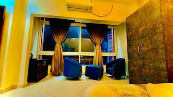 Superior Double Room, City View | 1 bedroom, desk, laptop workspace, free WiFi