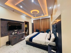 Luxury Suite, Balcony, City View - Kashvi hotels  (Varanasi)