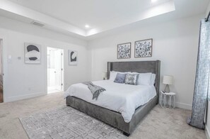 3 chambres, fer et planche à repasser, Wi-Fi, draps fournis