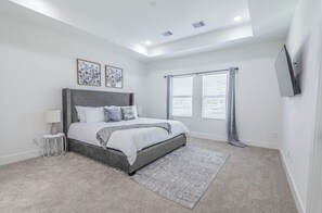 3 dormitorios, tabla de planchar con plancha, wifi y ropa de cama